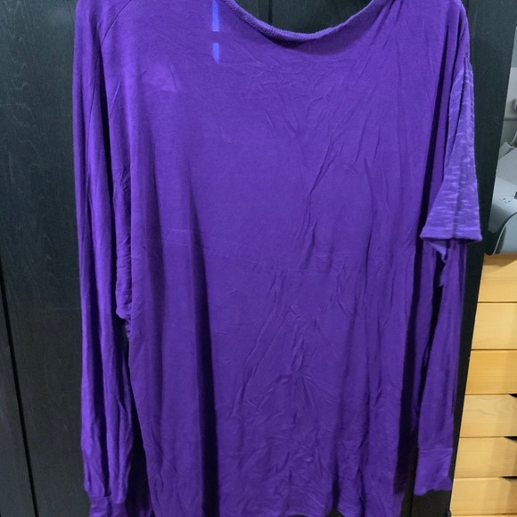 Top - Picture 1 of 2